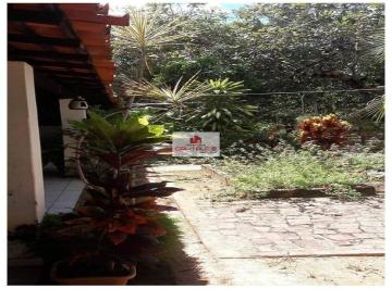 00b7ba28009ec8c85758c770c8e7faea.jpg ·  Sítio com 6 hectares, casa sede, com 3 quartos, sendo 1 suite, 3 varandas