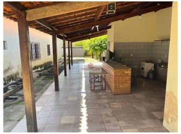 bb82bffc9aa8a8fe453be771fd74ee74.jpg ·  Casa com 3 suítes, sendo 1 suíte master, sala de estar co hall de circulação