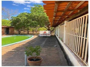 4cfbc44f67166844059e5e0e14046642.jpg · Sítio com 4 hectares, casa com 3 suítes