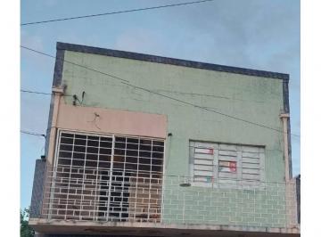 6f16371753160aef59a3d8af2b5f32ca.jpg · Casa duplex, comercial e residencial, no centro, com 2 quartos no térreo e 3 quartos andar superior