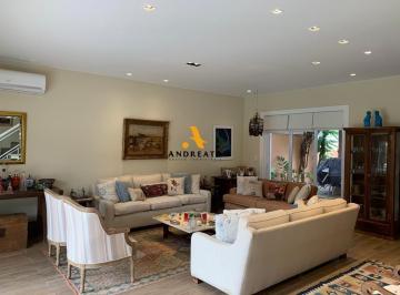 Casa · 480m² · 4 Quartos · 3 Vagas · Venda ou Locação de Casa em Condomínio com 4 quarto(s), 4 suíte(s), 480 m², por R$ 3.490. milhões, o