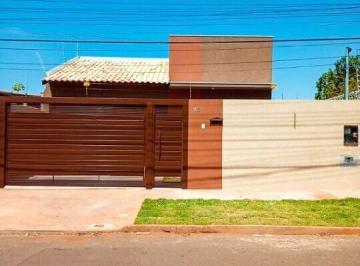 Casa · 96m² · 3 Quartos · 2 Vagas · Belíssima casa espaçosa e com ótimo acabamento!