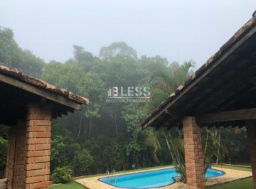 Foto 01 · CASA À VENDA NO CONDOMÍNIO CAPITAL VILLE! CASA PRINCIPAL COM 2 SUÍTES, CASA DE CASEIRO E PISCINA AQ