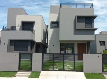 Casa de 3 quartos, Garopaba · Casa nova á venda no bairro Jardim Panorâmico em Garopaba-SC