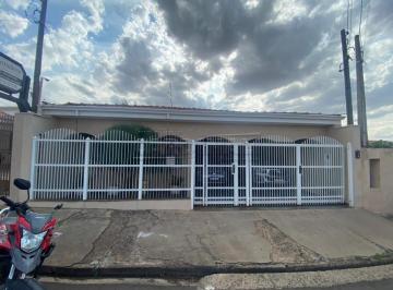 sao-carlos-casa-padrao-parque-residencial-maria-stella-faga-07-10-2022_10-12-07-0.jpg · Casa com 3 dormitórios sendo 1 suíte em São Carlos