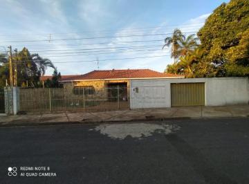 FACHADA · Casa Padrão em Araraquara