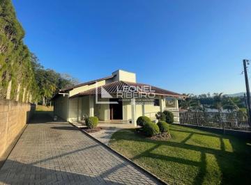 Casa · 309m² · 4 Quartos · 2 Vagas · Linda Casa com Piscina no Bairro das Capitais.