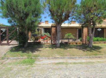 Casa · 260m² · 3 Quartos · 2 Vagas · Casa em Rolante  - Centro - Imbé/RS