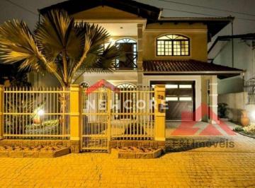 Casa · 250m² · 4 Quartos · 2 Vagas · Casa em Rua Carlos Ropelatto - Guanabara - Joinville/SC