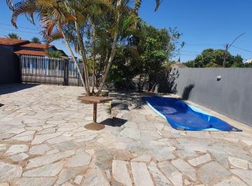Casa de 5 quartos, Vicente Pires · Vicente Pires/ Rua 06 / 3 Quartos / Piscina / Churrasqueira