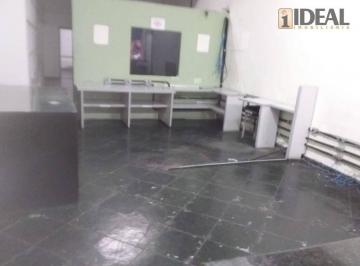 83e3e67905db5e460fb5bf3083f99fc87689fc3e · Excelente loja comercial no centro de Santos ,130 mt2,,terreá,02 portas de ferro ,pratilheiras ,balc