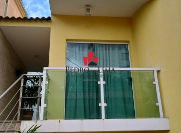 Casa · 220m² · 3 Quartos · 5 Vagas · Sobrado frontal, com 3 dormitórios, 3 suítes, 5 vagas, área útil 359 m², no Jardim Têxtil