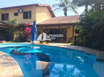 Casa · 348m² · 4 Quartos · 2 Vagas · Casa de condomínio, disponível para venda na Praia da Baleia.