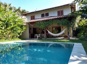 Casa · 250m² · 5 Quartos · 2 Vagas · Casa para temporada na praia da Baleia! Venha conferir!