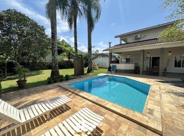 Casa · 350m² · 4 Quartos · 6 Vagas · Casa fora de condomínio disponível para férias, em Juquehy.