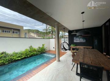 Casa · 180m² · 4 Quartos · 2 Vagas · Casa de condomínio, disponível para temporada em Juquehy.
