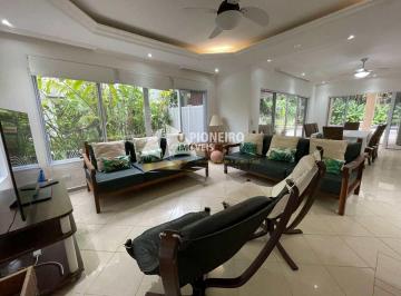 Casa · 265m² · 6 Quartos · 2 Vagas · Oportunidade: Casa de condomínio para locação anual