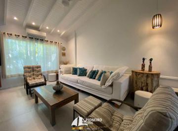 Casa · 250m² · 5 Quartos · 3 Vagas · Casa de condomínio para temporada em Juquehy, a 100m da praia!