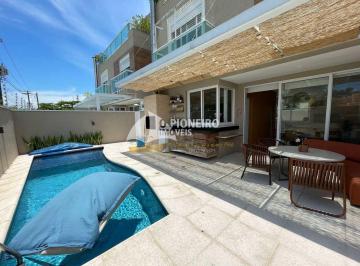 Casa · 200m² · 4 Quartos · 2 Vagas · Linda casa disponível para temporada na praia de Juquehy.