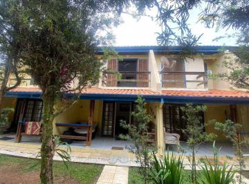 Casa · 100m² · 2 Quartos · 1 Vaga · Casa de condomínio para férias na praia da Barra do Sahy!