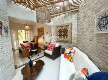 Casa · 135m² · 4 Quartos · 1 Vaga · Casa em condomínio disponível para temporada em Juquehy.