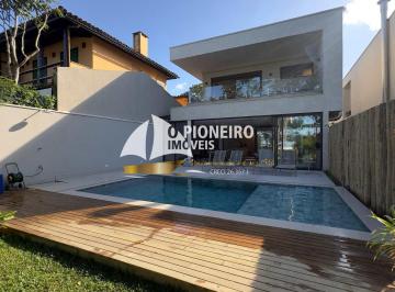 Casa · 500m² · 5 Quartos · 3 Vagas · Casa de condomínio, em frente ao mar, disponível para temporada
