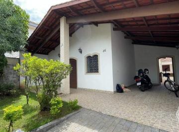 Casa · 142m² · 3 Quartos · 2 Vagas · Casa à venda com 3 quartos no bairro Centro 