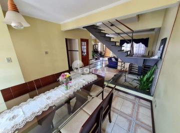 Casa · 234m² · 4 Quartos · 3 Vagas · Sobrado à venda no bairro Matriz em Mauá/SP!