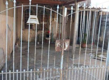 b46e7d9c6517598e9729a59347c3b4fa6c59b2d5 · Casa com 2 dormitórios à venda, 67 m² por R$ 180.000,00 - Vila Iapi - Taubaté/SP