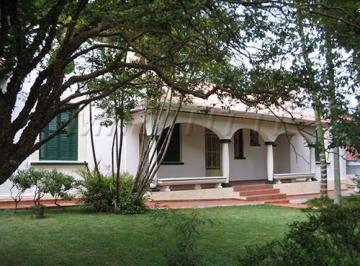 c9695470e242d9a415f97d702b8b7d43.jpg · Casa terrea de 250m² com 4 quartos