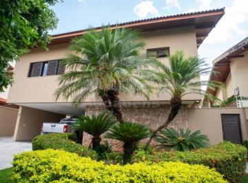 Casa · 394m² · 3 Quartos · 4 Vagas · Parque Residencial Damha I - Casa bem conservada com 3 dormitórios sendo 1 suíte 2 tipo apartamento.