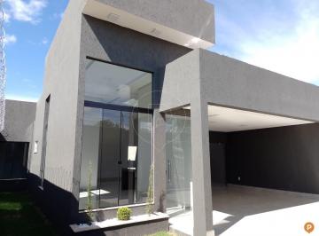 Casa de 3 quartos, Caldas Novas · Casa para Venda no bairro Caldas do Oeste.