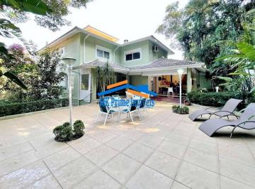 Casa · 553m² · 4 Quartos · 6 Vagas · Cond. Forest Hills - 4 suítes, paisagismo, impecável!