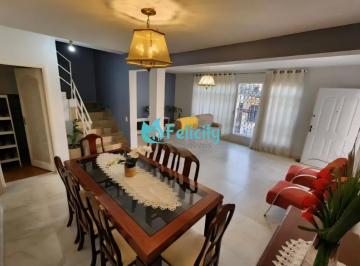 Casa · 265m² · 4 Quartos · 2 Vagas · Sobrado com 4 dorms, 1 suíte, 2 vagas, 265m2 no Jardim Monte Alegre