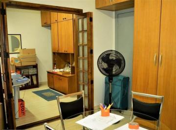 Casa · 300m² · 5 Quartos · 4 Vagas · Sobrado com 300 metros localizado na Vila Mariana em São Paulo.