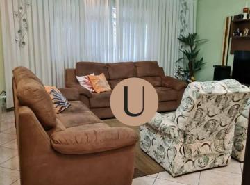 606310496cdc49fdfb9f087928c4ac9f88aa26a4 · Duas Casas na Vila Matilde, com Espaço para Comércio