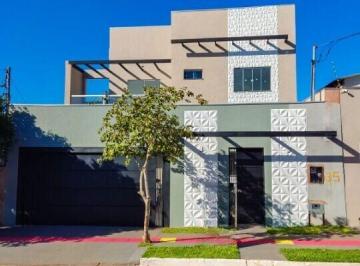 Casa · 168m² · 4 Quartos · 2 Vagas · Sobrado Padrão na Vila Planalto