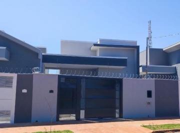 Casa · 63m² · 2 Quartos · 1 Vaga · Casa Padrão de esquina com ótima localização!