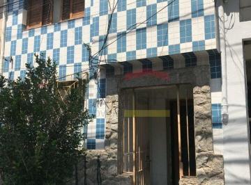 Comercial · 100m² · 9 Quartos · Casa antiga para comercio ou moradia na melhor região de Santa Teresinha.