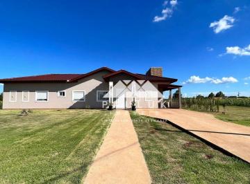 debad561b7705b6eb0a94052d6b15482395ac2cd · Casa com 4 dormitórios à venda, 257 m² por R$ 1.800.000,00 - Condomínio Rosa de Saron - Santa Terezi