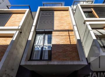 Casa · 144m² · 2 Quartos · 2 Vagas · Casa de Vila com 2 suítes e 1 vaga.