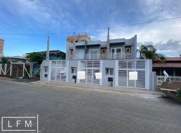 Casa · 110m² · 2 Quartos · 2 Vagas · Lindo Sobrado próximo da  praia em Balneário Piçarras Sc