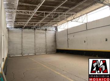 Foto 01 · Prédio comercial com salão frontal para fins comerciais
