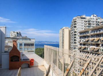 Apartamento · 235m² · 4 Quartos · 1 Vaga · Ótima cobertura na Av Oswaldo Cruz. Duas salas, 3Qtos,2 Bns, Lavabo, depend, terraço e vaga