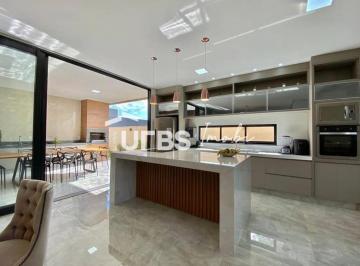 Casa de 3 quartos, Goiânia · CASA TERREA 227NT 3 SUITES PORTAL DO SOL GREEN