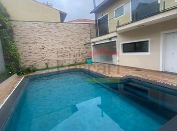 Casa · 500m² · 3 Quartos · 6 Vagas · Sobrado 03 quartos., 03 suites ,06 vagas , Piscina - Guarulhos. A 200 metros do Lago dos Patos!