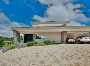 d0cf4f44e3d21ee5fa9459c8ad44a6e14ff5b550 · Casa Térrea e moderna no Condomínio Solar da Serra com 03 suítes