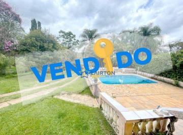 751114271b812a5f32752ea629a1dc8997ec707c · Chácara Espaçosa com Piscina e Área Gourmet em Jarinu/SP – 3 Suítes e Pomar
