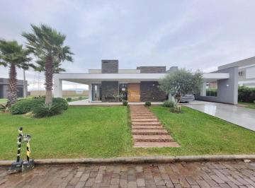 Casa · 278m² · 3 Quartos · 2 Vagas · Casa no Condomínio Lagoa Do Passo
