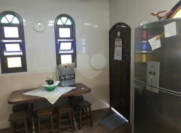 Sem Categoria · Sobrado com 4 quartos à venda em Marapé - SP